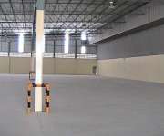 ​โกดังให้เช่าโรงงานให้เช่า อยู่ใกล้นิคมอุตสาหกรรมปิ่นทอง 2 และท่าเรือแหลมฉบัง เพียง 13 กิโล อยู่ถนนทางหลวงหมายเลข 7 กรุงเทพฯพัทยา อำเภอศรีราชาจังหวัดชลบุรี 