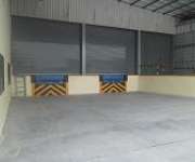 ​โกดังให้เช่าโรงงานให้เช่า อยู่ใกล้นิคมอุตสาหกรรมปิ่นทอง 2 และท่าเรือแหลมฉบัง เพียง 13 กิโล อยู่ถนนทางหลวงหมายเลข 7 กรุงเทพฯพัทยา อำเภอศรีราชาจังหวัดชลบุรี 