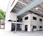 ให้เช่าโกดังให้เช่าโรงงานอยู่ตำบลห้วยขมิ้นอำเภอหนองแคจังหวัดสระบุรีมีเนื้อที่ทั้งหมดขนาด5ไร่พื้นที่ใช้สอยในตัว อาคาร 1,200 ตารางเมตรพื้นที่กว้างขวางปรับปรุงตกแต่งใหม่ล้อมรั้วทั้งหมดเต็มพื้นที่ -มีออฟฟิศสองชั้น -มีบ้านพักคนงานมีลานจอดรถ 0