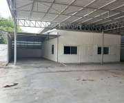 ให้เช่าโกดังให้เช่าโรงงานอยู่ถนนเพชรเกษมซอย81เขตหนองแขม กรุงเทพ ขนาดที่ดิน 395 ตรว. พื้นที่ใช้สอยรวม900ตารางเมตรปรังปรุงตกแต่งใหม่พร้อมใช้งาน -ตัวโรงงานขนาด 500 ตรม. พร้อม 2 ห้องน้ำ 0