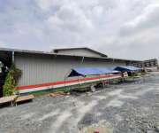 โรงงานให้เช่าโกดังให้เช่ามีออฟฟิศ2ชั้นตกแต่งพร้อมใช้งานอยู่ถนนเศรษฐกิจหนึ่งถนนบางปลาอำเภอกระทุ่มแบนจังหวัดสมุทรสาครโรงงานอยู่ติดถนนใหญ่เข้าออกสะดวก