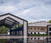 ขายอาคารโรงงานพร้อมใช้งานโรงงานอยู่ ถนน 344 ถนน 331 อ.บ้านบึง จ.ชลบุรี มีเนื้อที่ขนาด 12 ไร่  มีทั้งหมด 3 อาคาร พื้นที่ใช้สอย  ประมาณรวม 8,000 ตารางเมตร มีออฟฟิต 2 ชั้น ทุกอาคาร