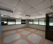 ให้เช่าโรงงานให้เช่าโกดังมีเครน อยู่ตำบลบางโทรัดอำเภอเมืองจังหวัดสมุทรสาครถนนพระรามสองเข้าออกสะดวกเนื้อที่ขนาด พื้นที่7.5ไร่