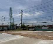 ให้เช่าโรงงานให้เช่าโกดังมีเครน อยู่ตำบลบางโทรัดอำเภอเมืองจังหวัดสมุทรสาครถนนพระรามสองเข้าออกสะดวกเนื้อที่ขนาด พื้นที่7.5ไร่