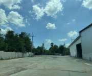 ให้เช่าโกดังโรงงานราคาถูกอยู่ตำบลหนองขยาดอำเภอพนัสนิคมจังหวัดชลบุรีมีเนื้อที่6ไร่2งาน 66 ตารางวาพื้นที่ใช้สอยในตัวอาคาร 2000 ตารางเมตร