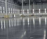 โรงงานโกดังให้เช่าโกดังคลังสินค้าให้เช่าสร้างใหม่อยู่ตำบลเขาคันทรงอำเภอศรีราชาจังหวัดชลบุรีใกล้นิคมอุตสาหกรรมอีสเทิร์นซีบอร์ดนิคมปิ่นทองห่างจากท่าเรือแหลมฉบัง25กิโลเมตราคาเช่าตารางเมตรล่ะ 150 บาทต่อเดือน