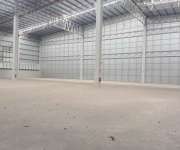 ให้เช่าโกดังสร้างใหม่ให้เช่าคลังสินค้าเขตฟรีโซนอยู่อำเภอศรีราชาจังหวัดชลบุรี ใกล้แหลมฉบัง ศรีราชา ชลบุรีติดถนนใหญ่พื้นที่ตั้งแต่ 2,078-2,970-20,000 ตรม.